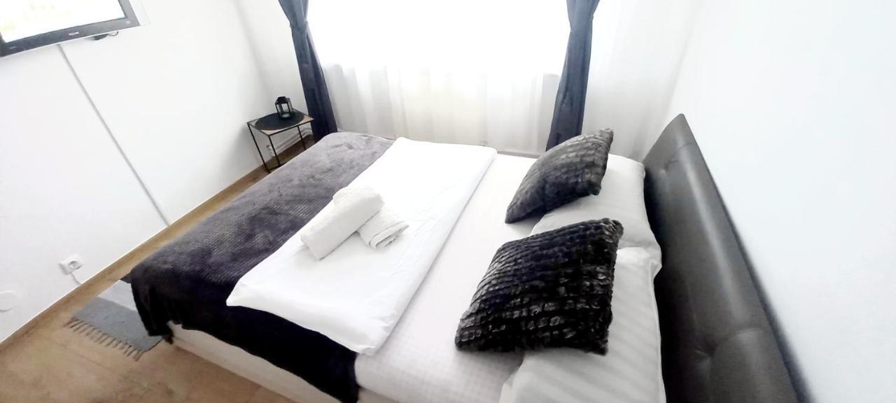 33 Coquette Apartment Baia Mare Luaran gambar
